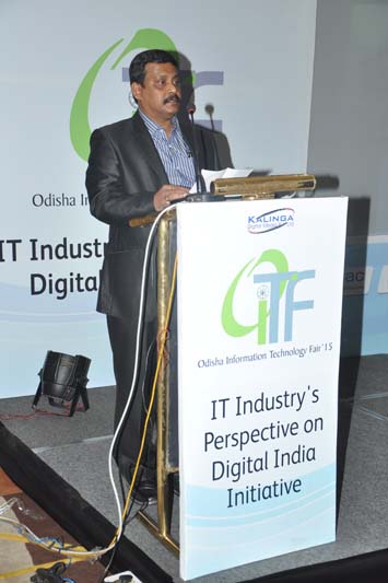 Mr.D.K.Sahu,Chief editor,VARINDIA addressing the audience